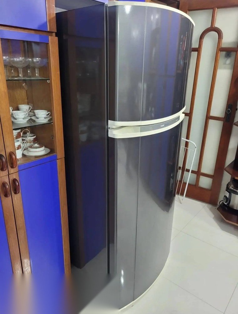 Geladeira envelopada — trabalho real
