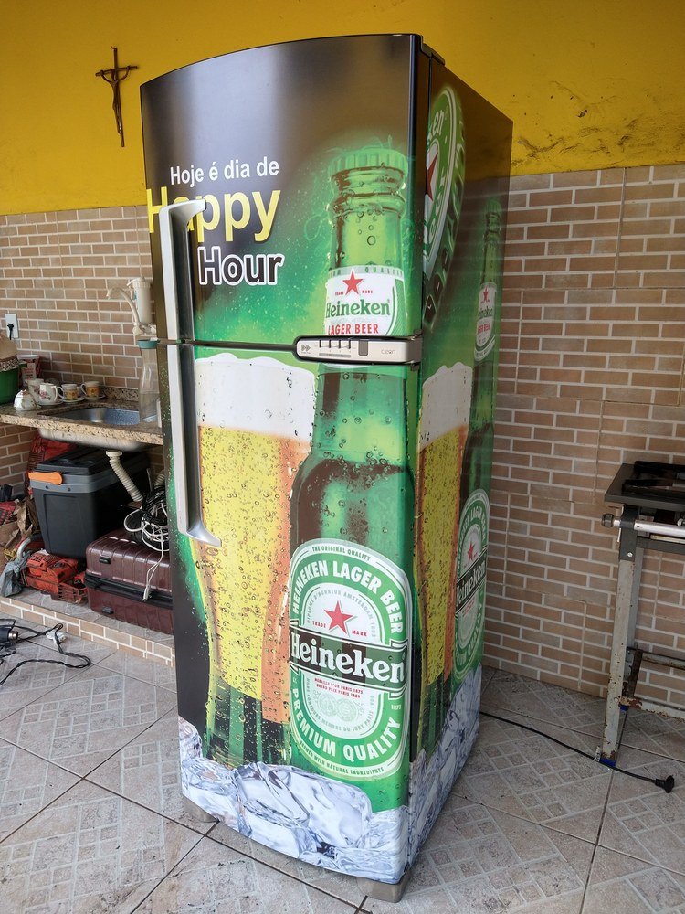Geladeira envelopada Heineken Happy Hour — trabalho real