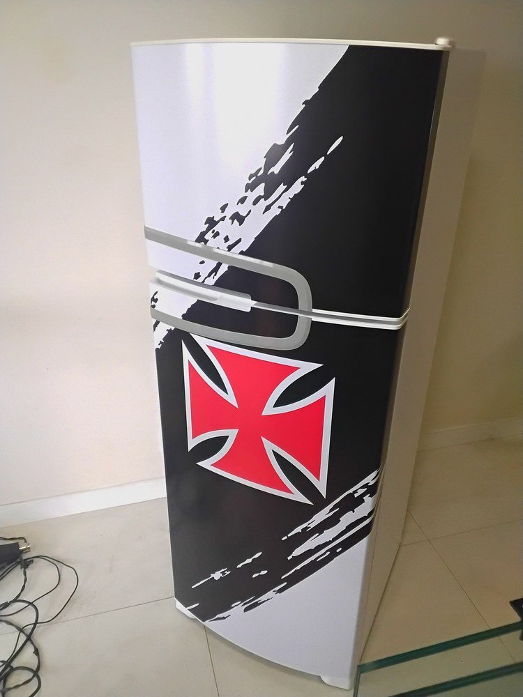 Geladeira envelopada Vasco da Gama — trabalho real