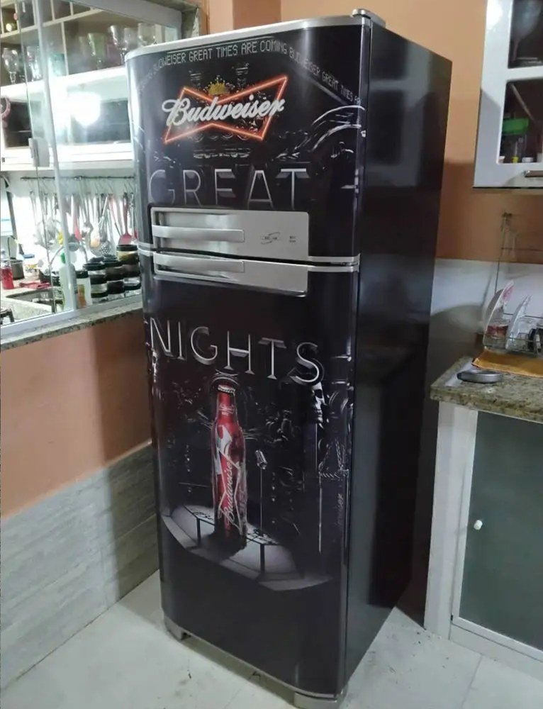 Geladeira envelopada Budweiser — trabalho real